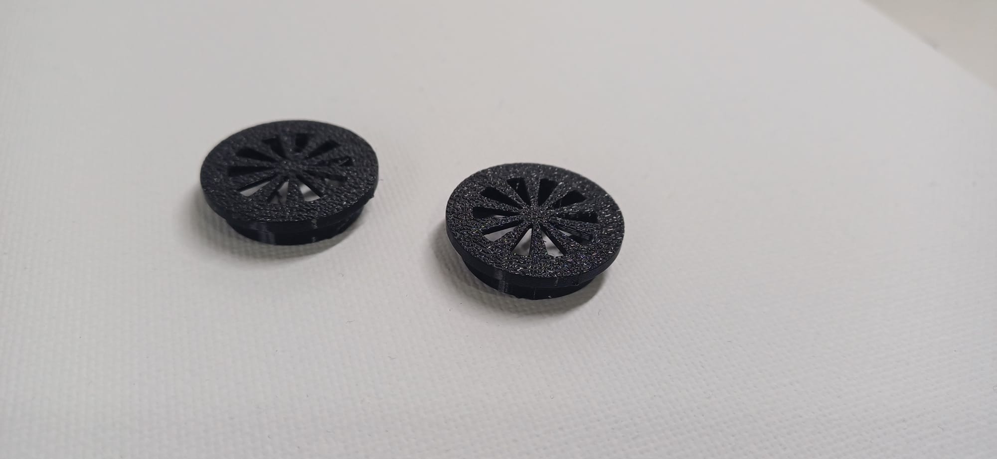 VW T4 Transporter Scuttle Water Tray Drain Plug Cover Cap Insert Mesh Debris x 2 - Image 2