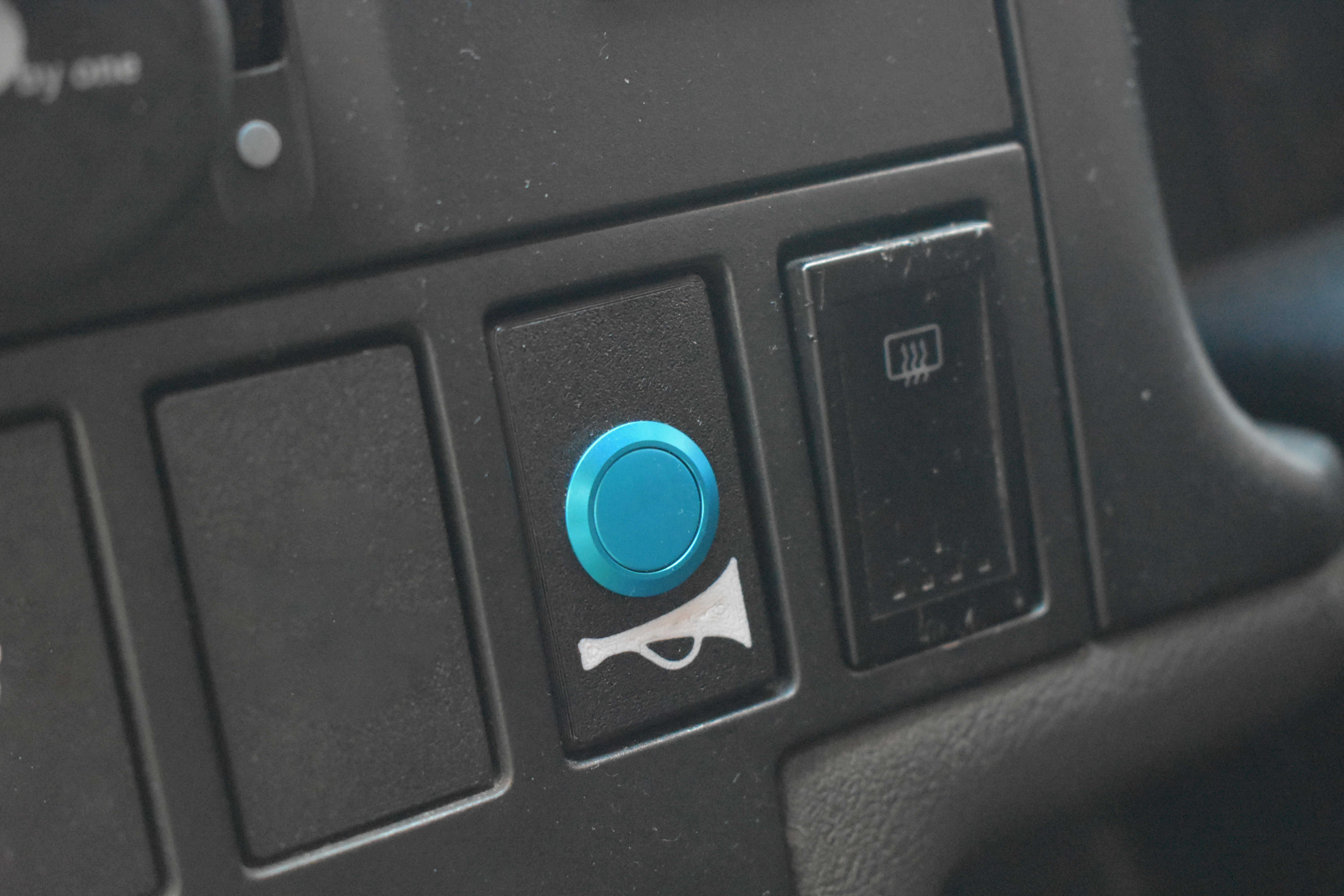 VW T4 1998 - 2003 Horn Dash Blank Insert Switch Cover for 16mm Push Button