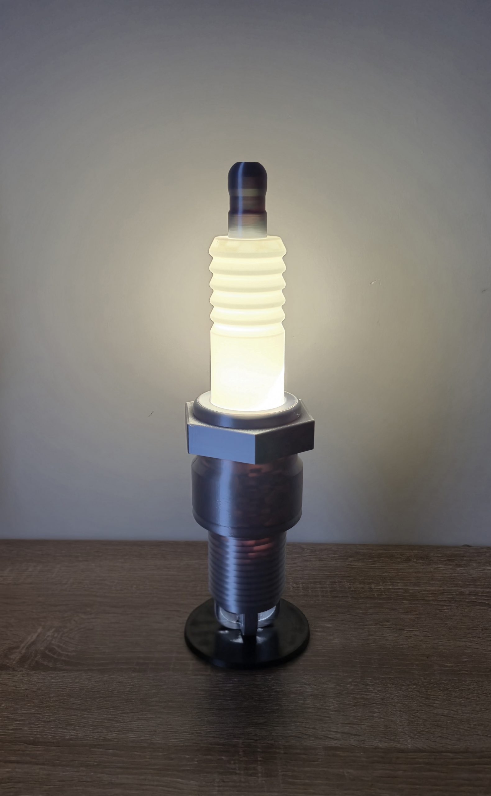 Spark Plug Style Desktop Automotive Lamp Perfect for Mechanics - Image 7