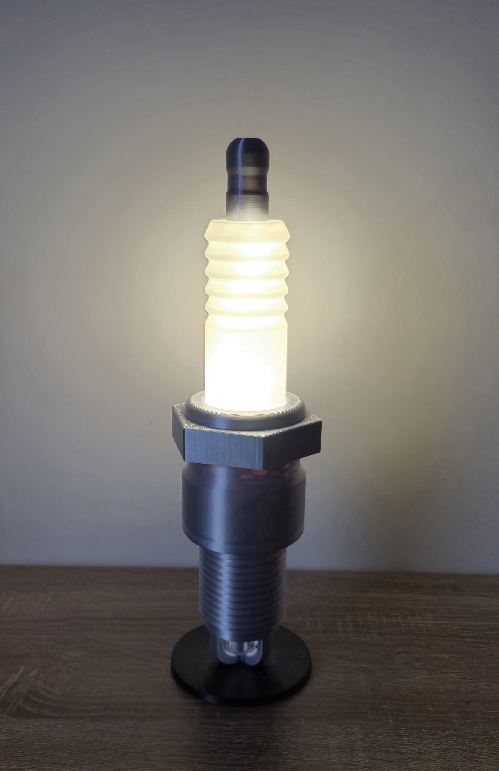 Spark Plug Style Desktop Automotive Lamp Perfect for Mechanics - Image 9
