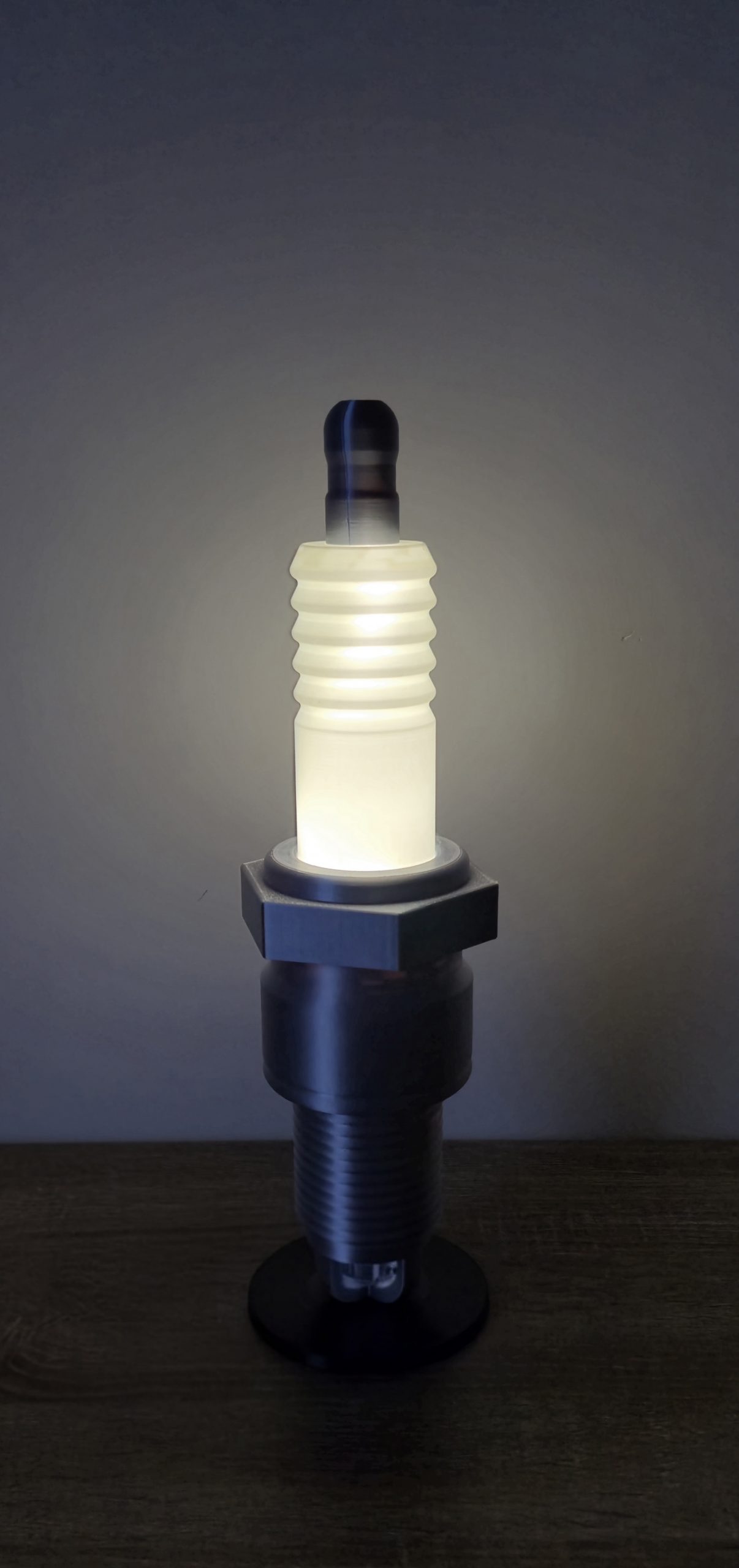 Spark Plug Style Desktop Automotive Lamp Perfect for Mechanics - Image 10